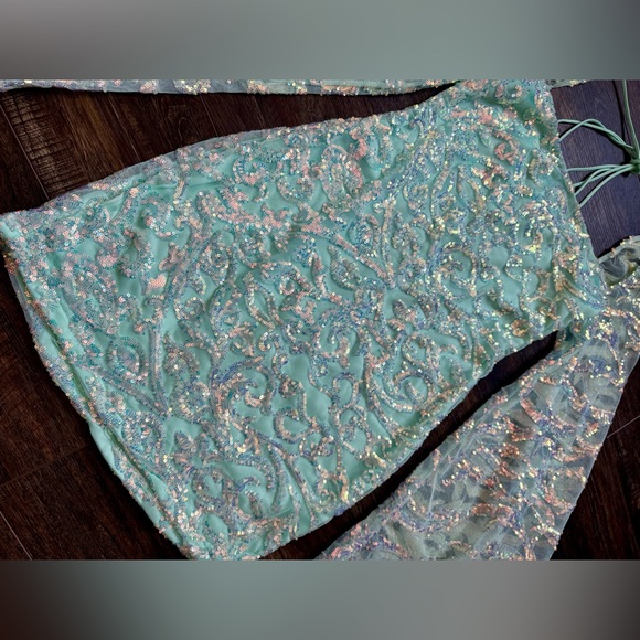 Lucy In The Sky Elly Flare Sleeve Sequin Homecoming Dress in Turquoise L - Picture 5 of 11
